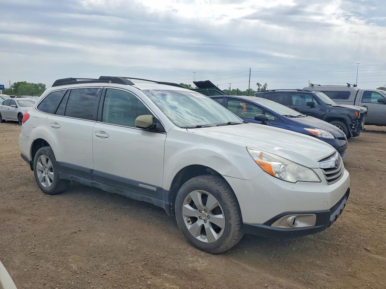 2012 Subaru Outback 2.5I Premium - Image 4