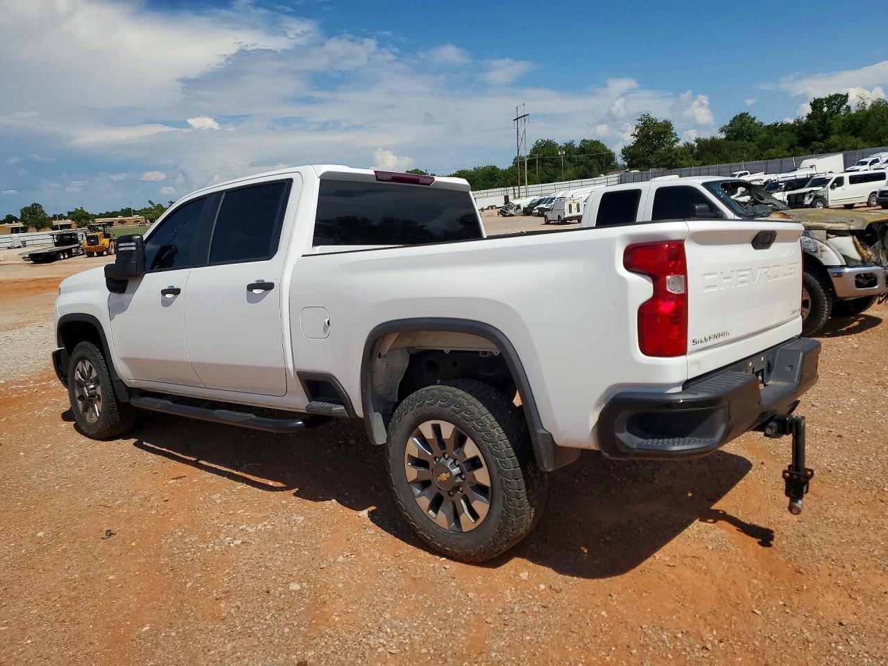 2025 Chevrolet Silverado K2500 Custom - Фото 2