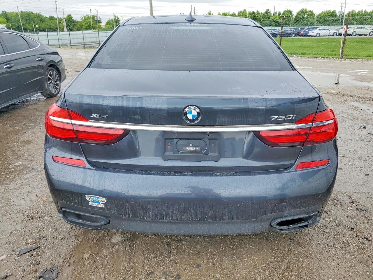 2017 BMW 750 Xi - Image 6