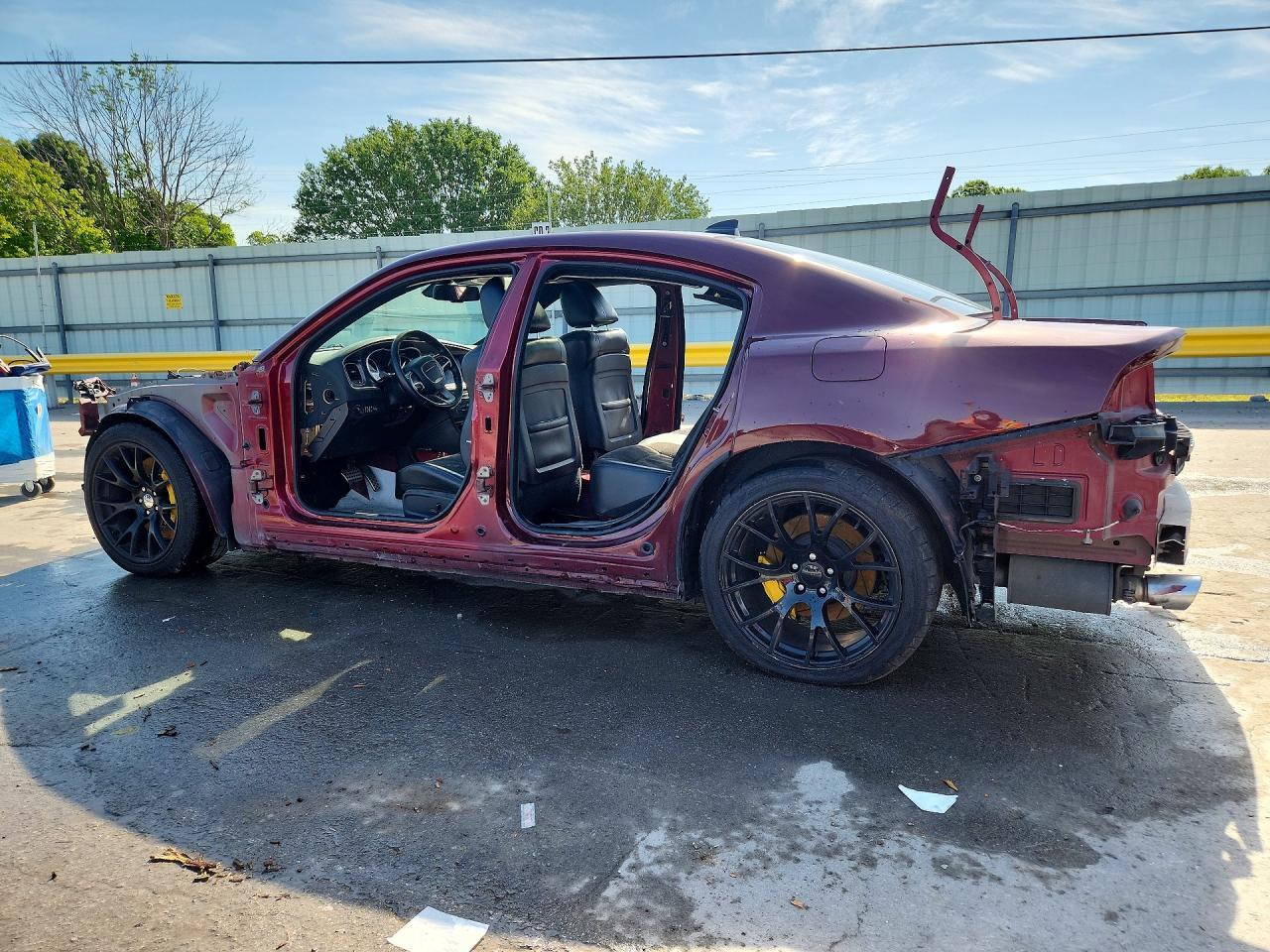 2018 Dodge Charger R - Image 2
