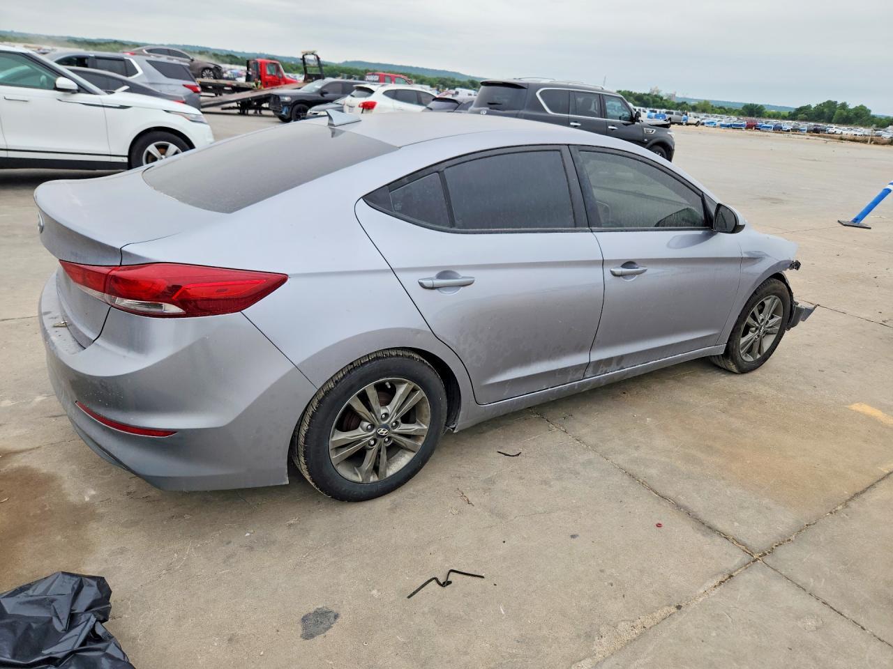 2017 Hyundai Elantra Se - Image 3