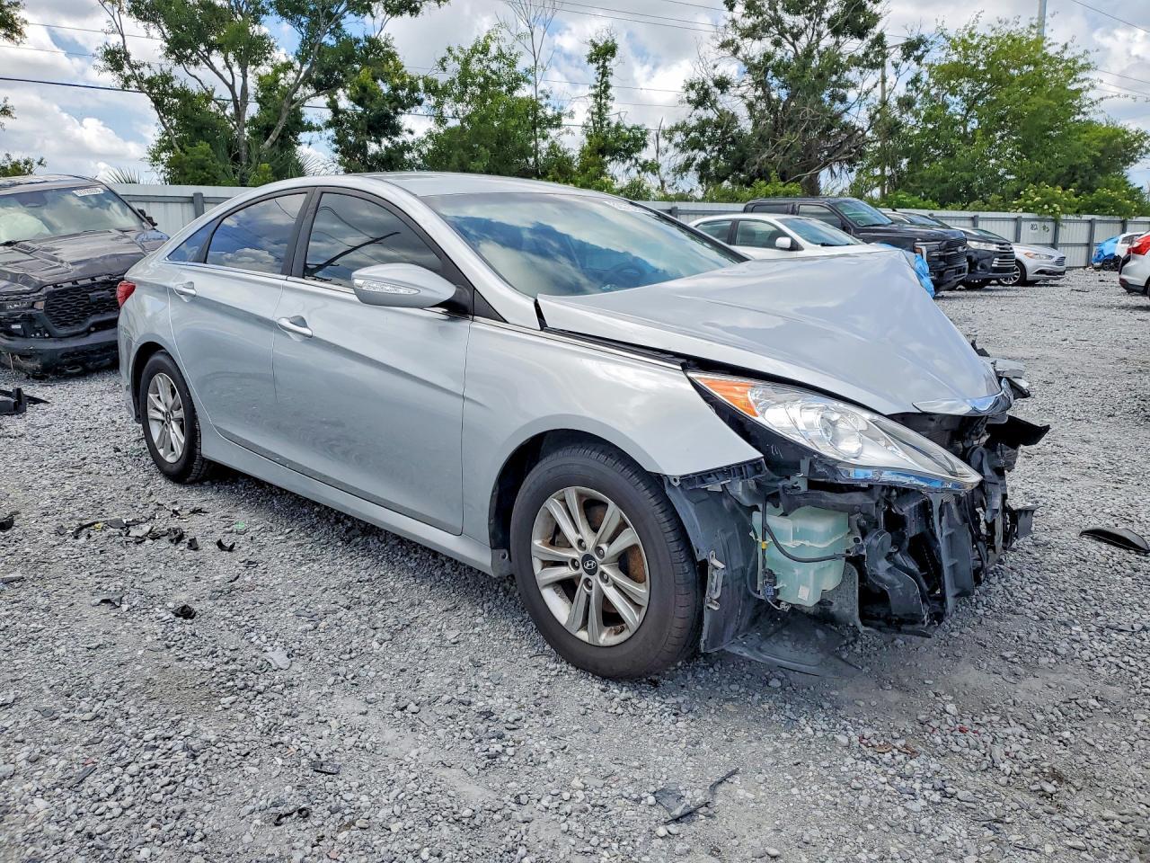 2014 Hyundai Sonata Gls - Image 4