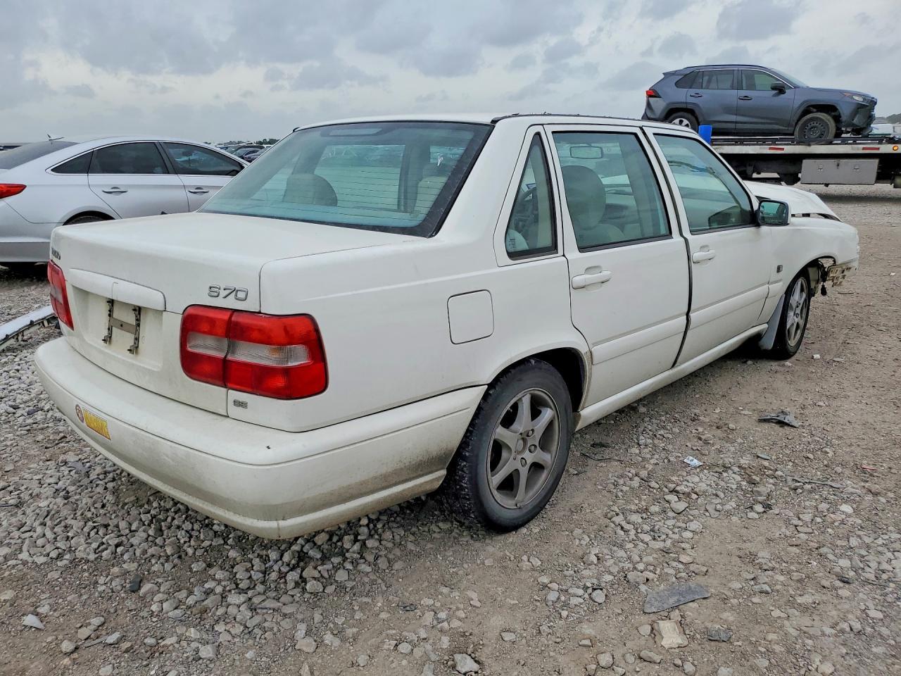 2000 Volvo S70 Base - Фото 3