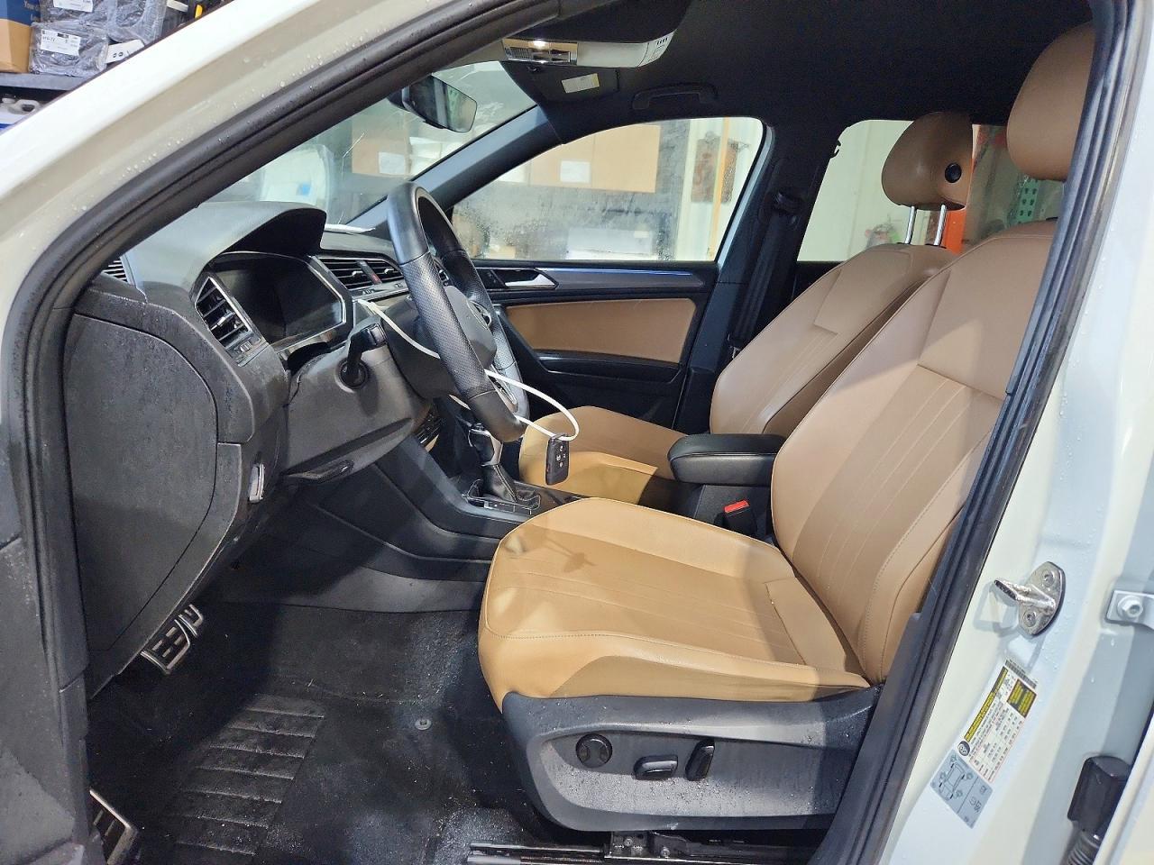 2022 Volkswagen Tiguan Se R-Line Black - Image 7