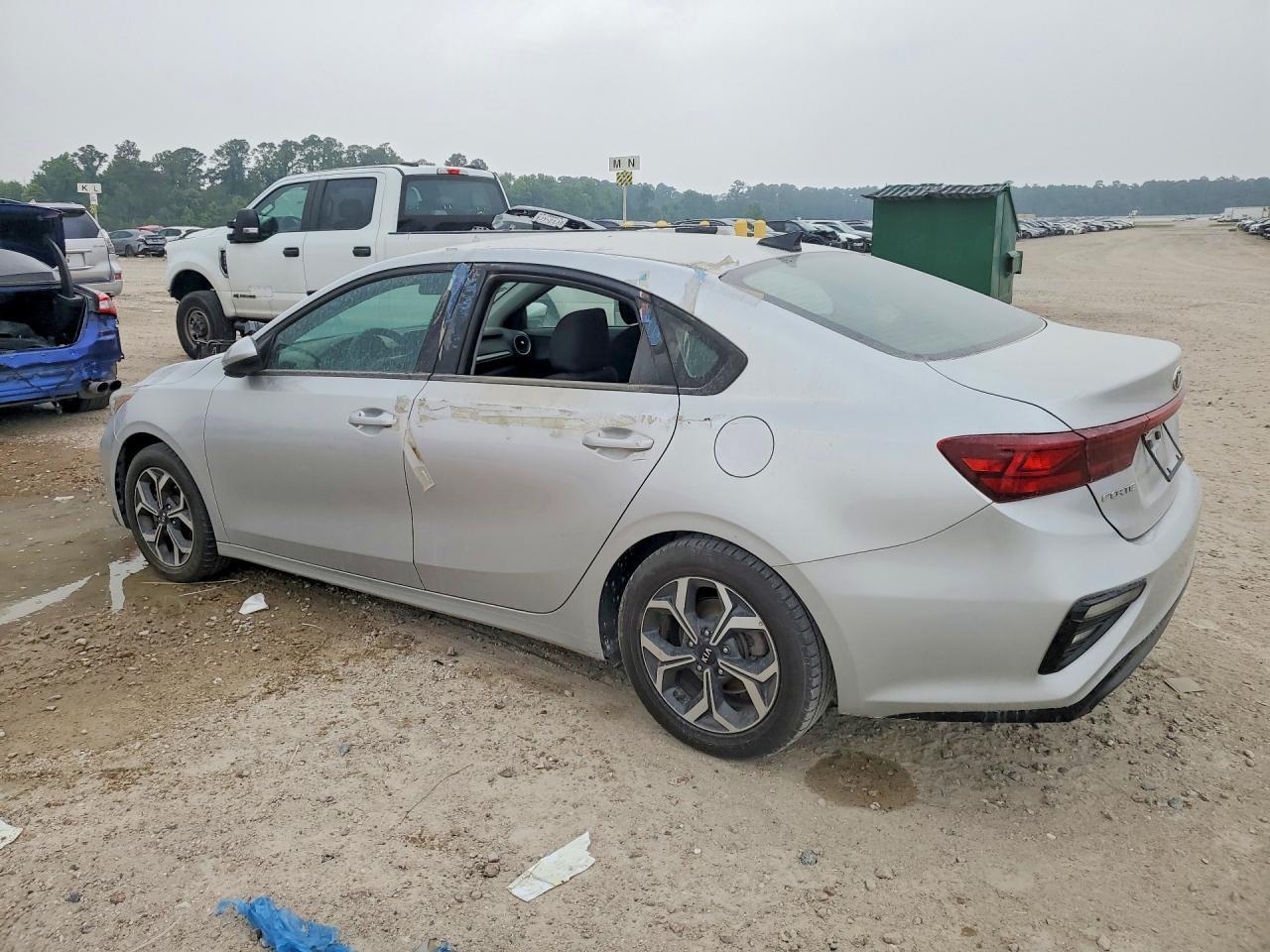 2019 Kia Forte Lxs - Image 2