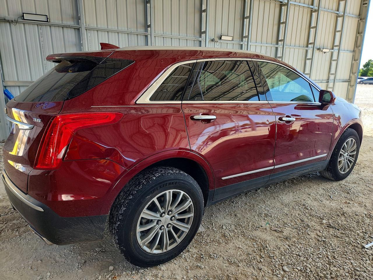 2018 Cadillac Xt5 Luxury - Image 3