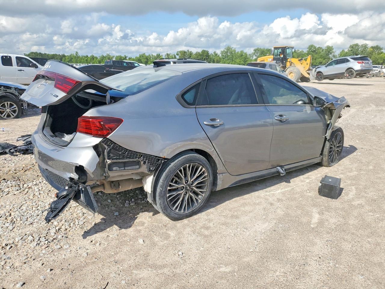 2023 Kia Forte Gt Line - Фото 3