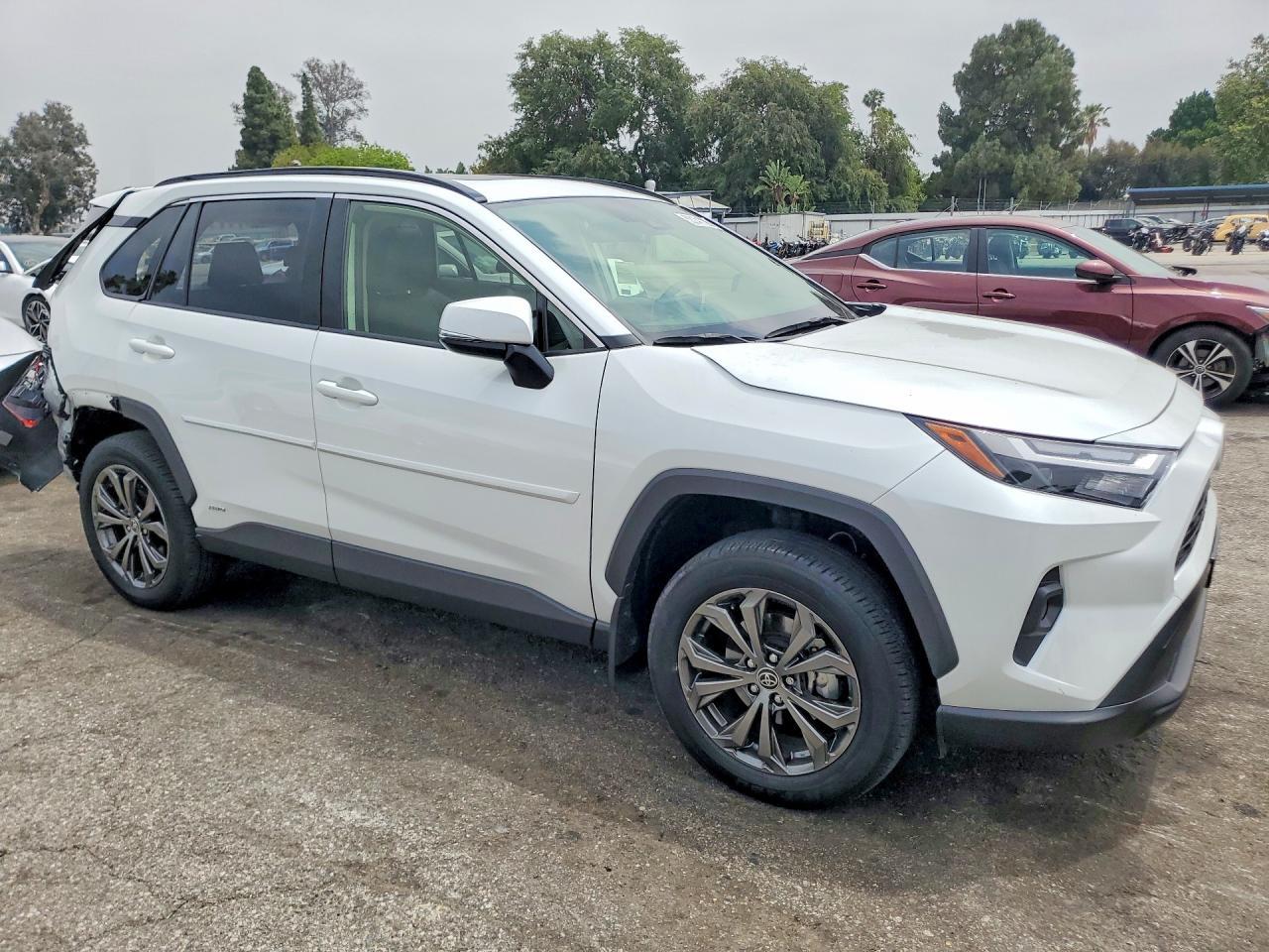 2025 Toyota Rav4 Xle Premium - Фото 4