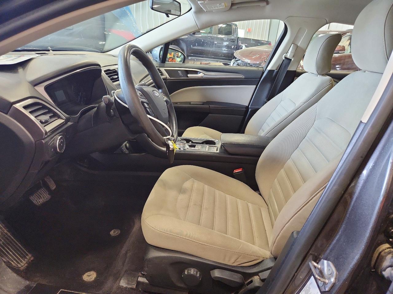 2017 Ford Fusion S - Фото 7