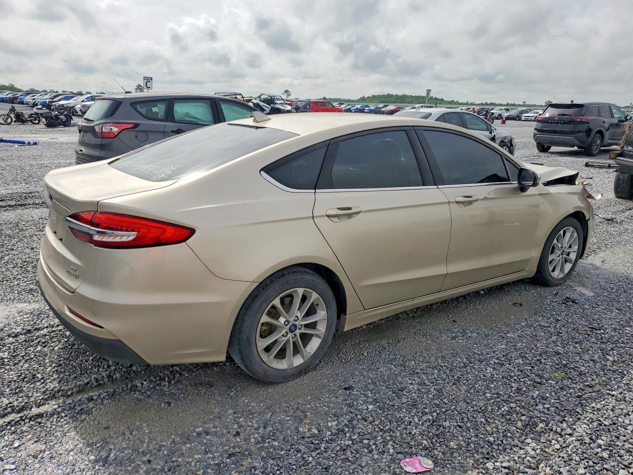 2019 Ford Fusion Se - Фото 3