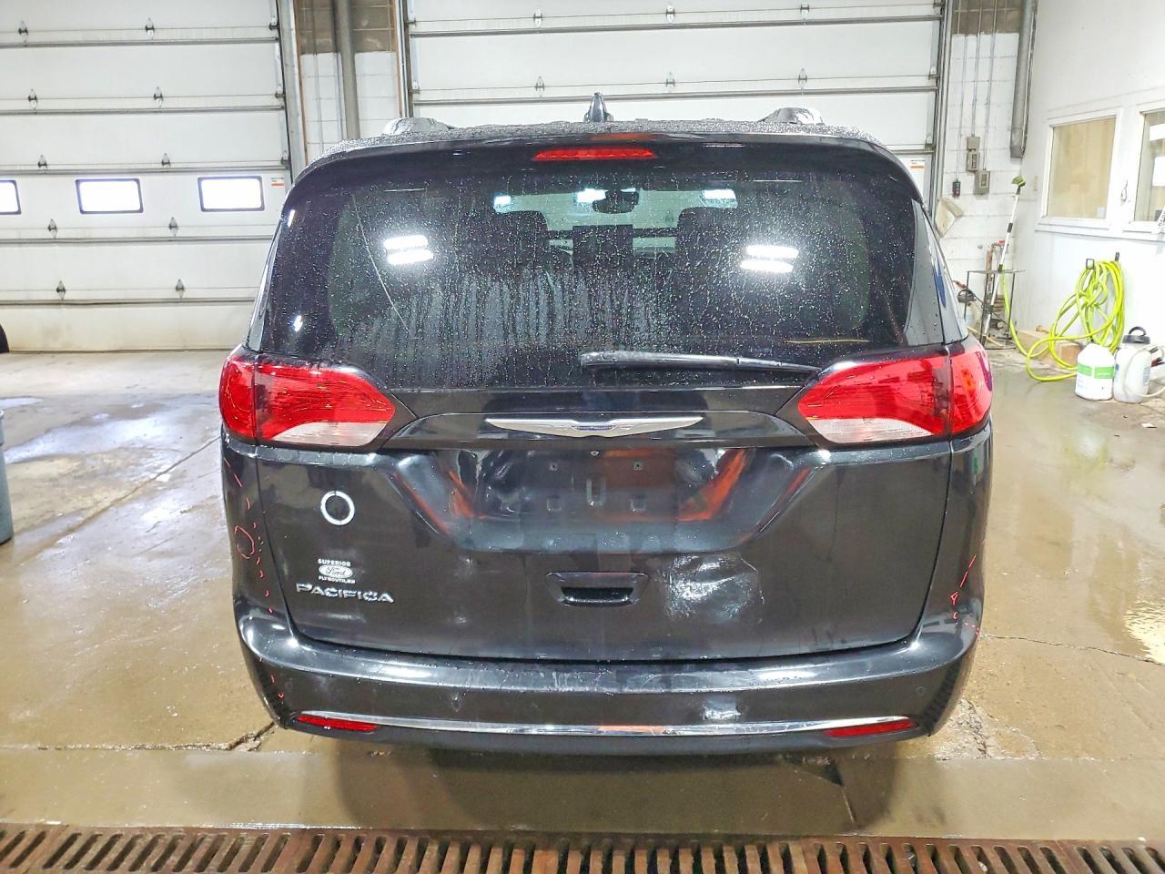 2017 Chrysler Pacifica Touring L Plus - Фото 6
