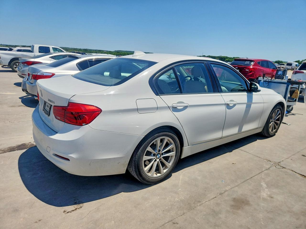 2018 BMW 320 I - Фото 3