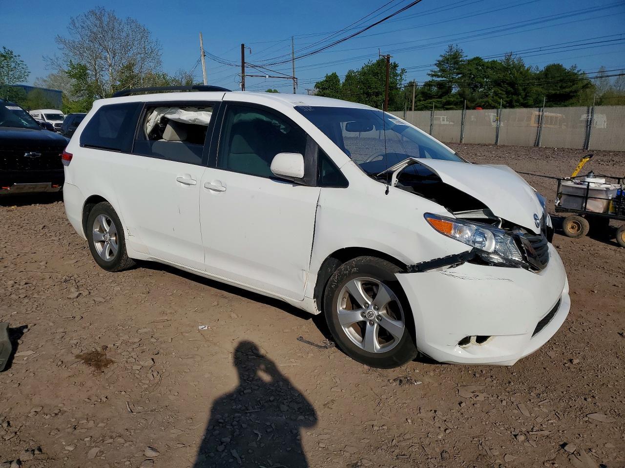 2011 Toyota Sienna Le - Фото 4