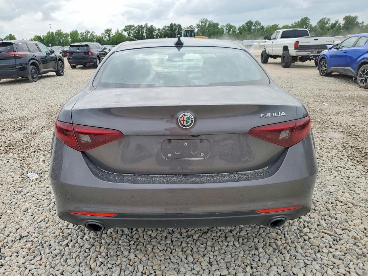 2022 Alfa Romeo Giulia - Фото 6
