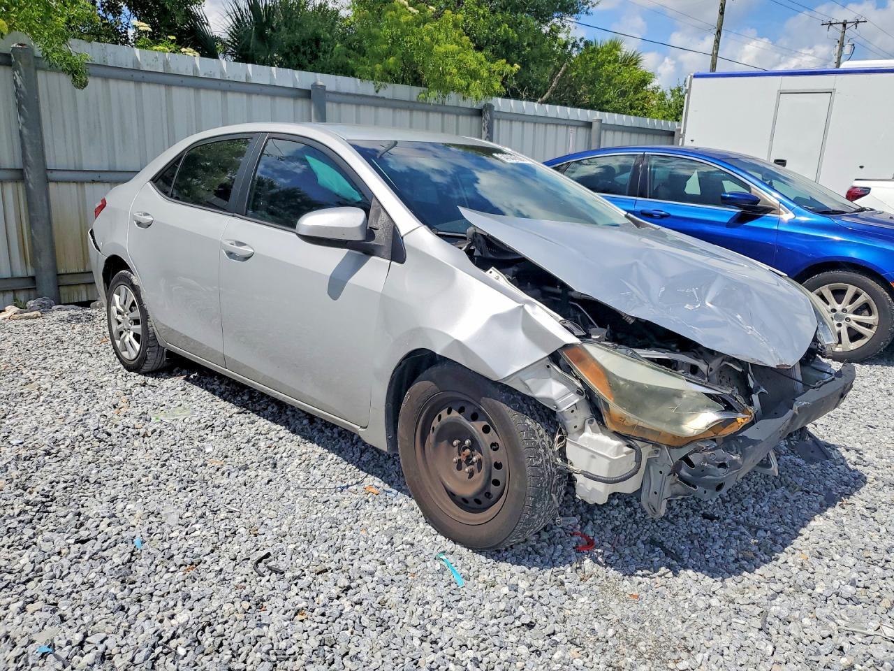 2015 Toyota Corolla Le - Фото 4