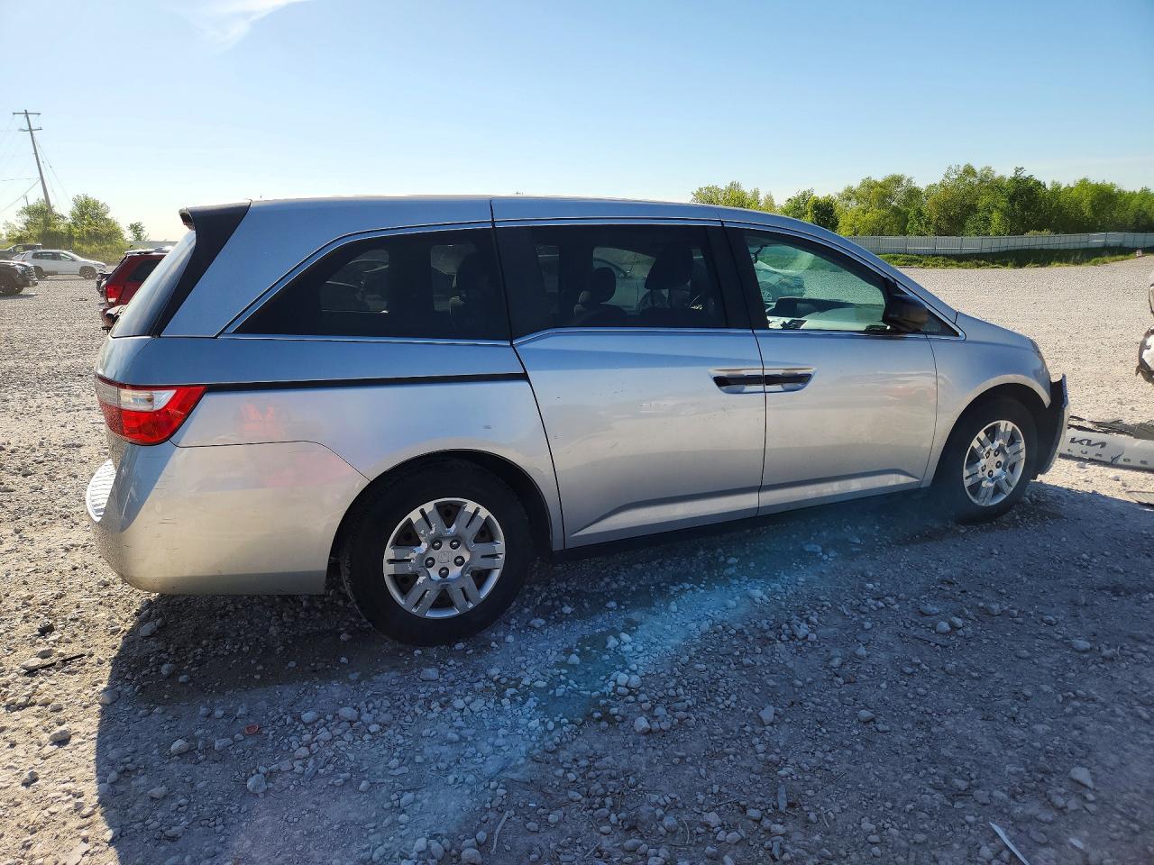 2013 Honda Odyssey Lx - Image 3