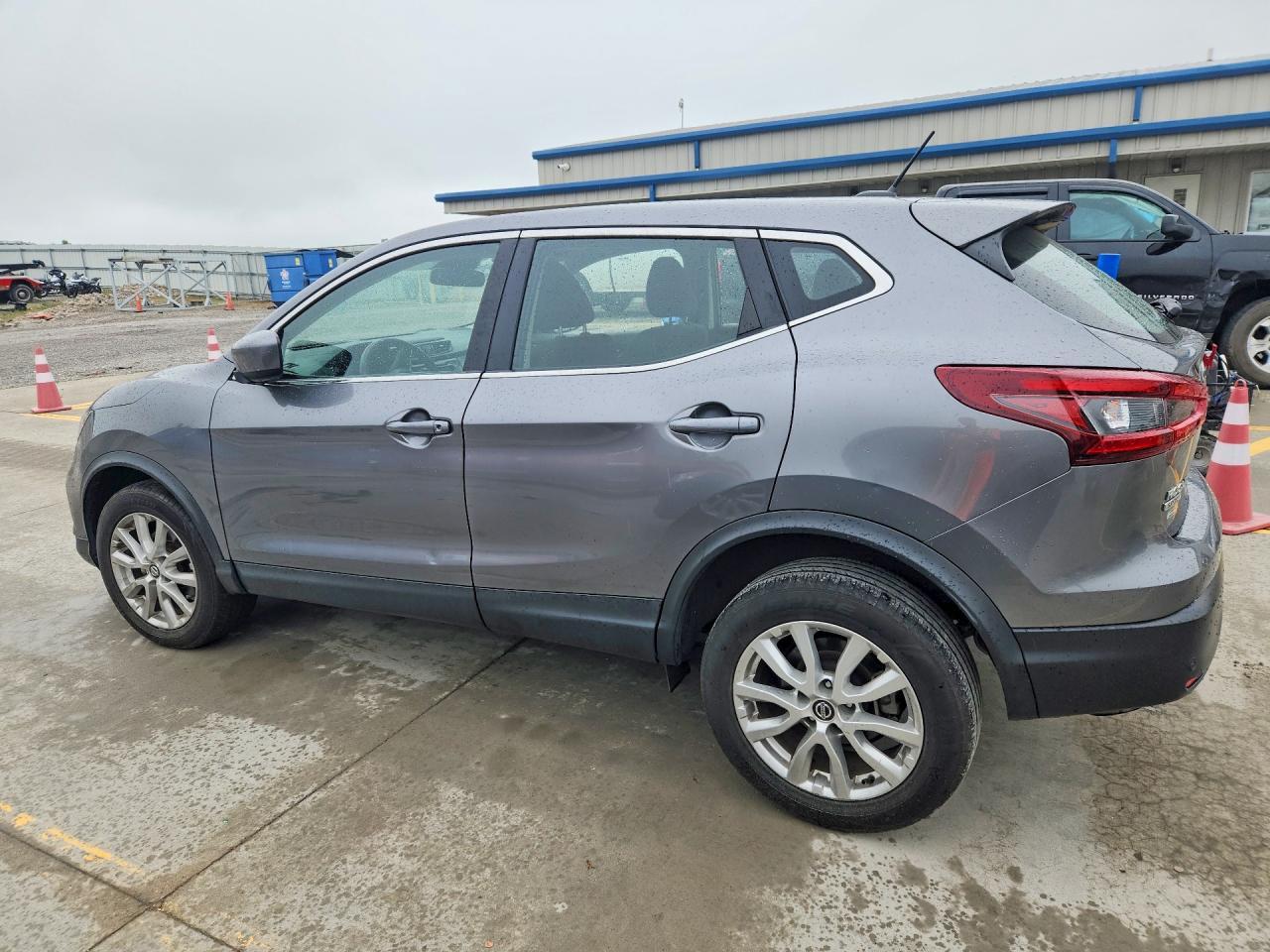 2021 Nissan Rogue Sport S - Image 2