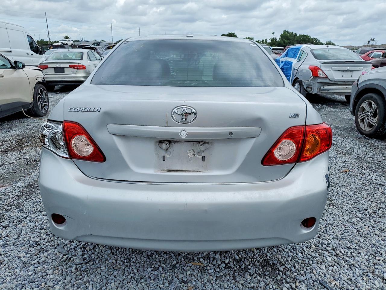 2010 Toyota Corolla Le - Фото 6