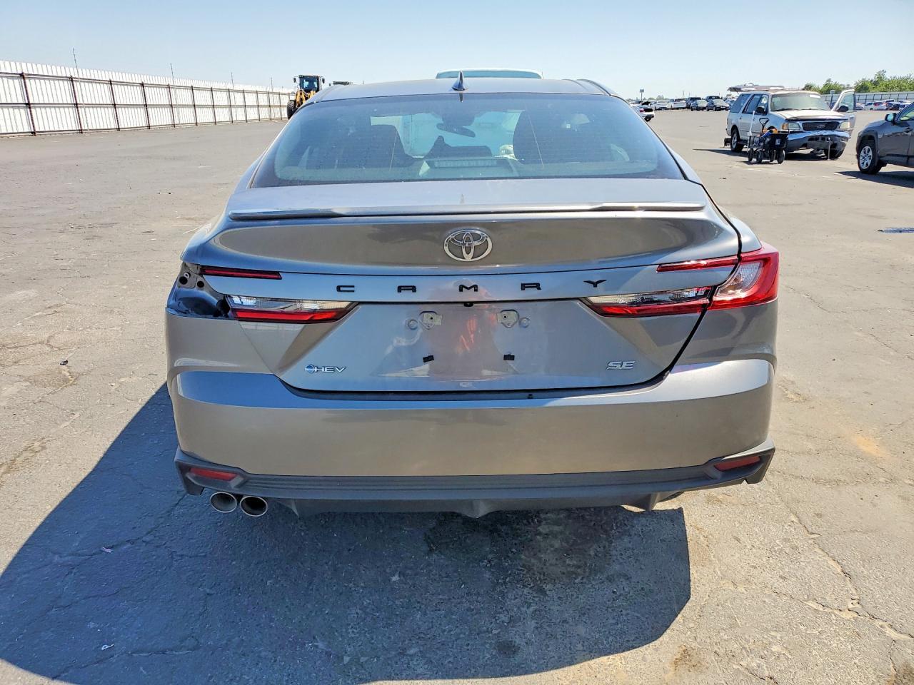 2026 Toyota Camry Se - Фото 6