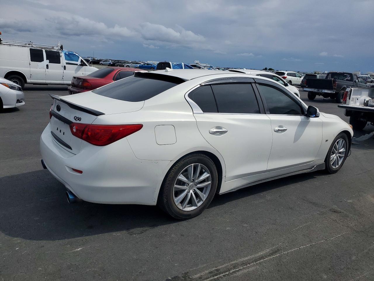2015 Infiniti Q50 Premium - Фото 3