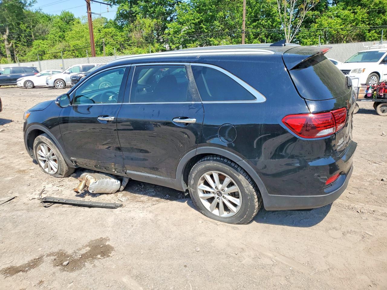 2019 Kia Sorento Lx - Image 2