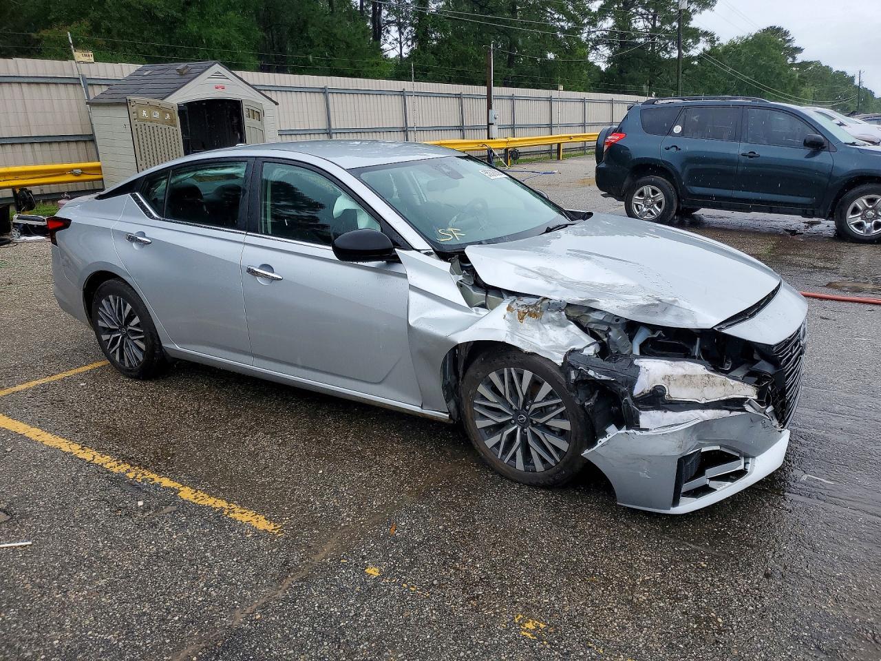 2024 Nissan Altima Sv - Image 4