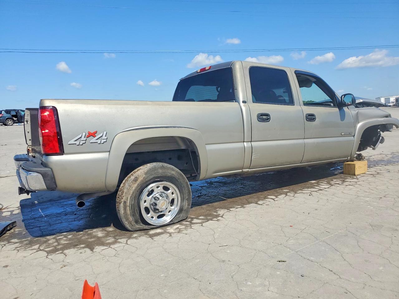2003 Chevrolet Silverado K1500 Heavy Duty - Фото 3
