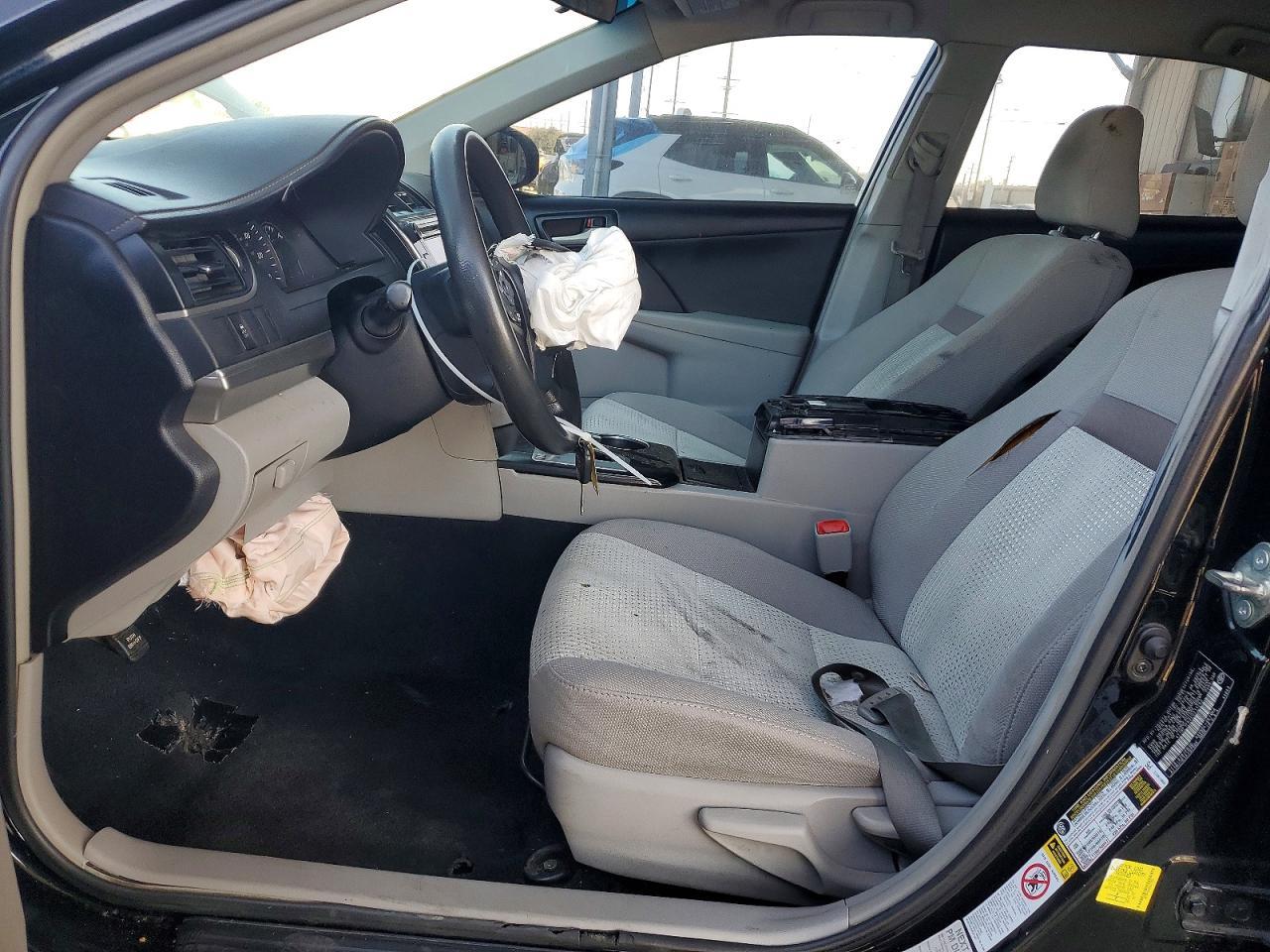 2014 Toyota Camry Le - Image 7