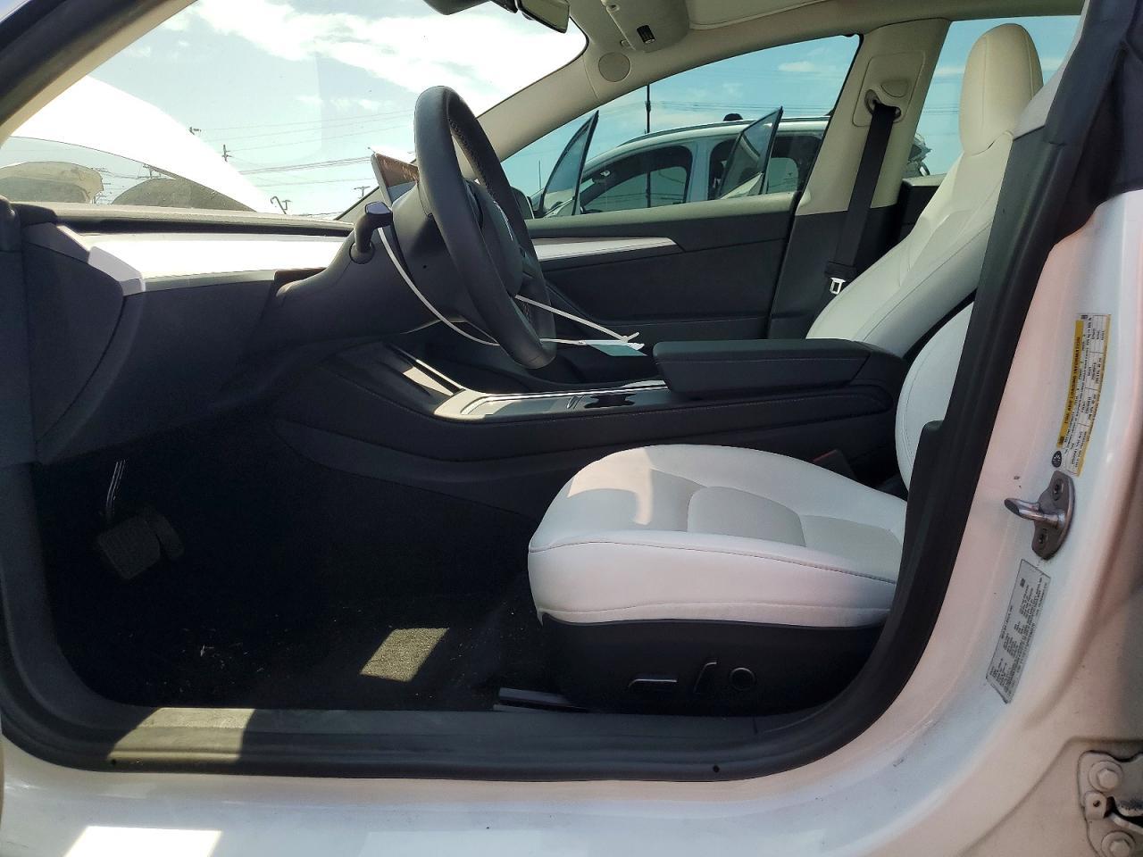2023 Tesla Model 3 - Фото 7