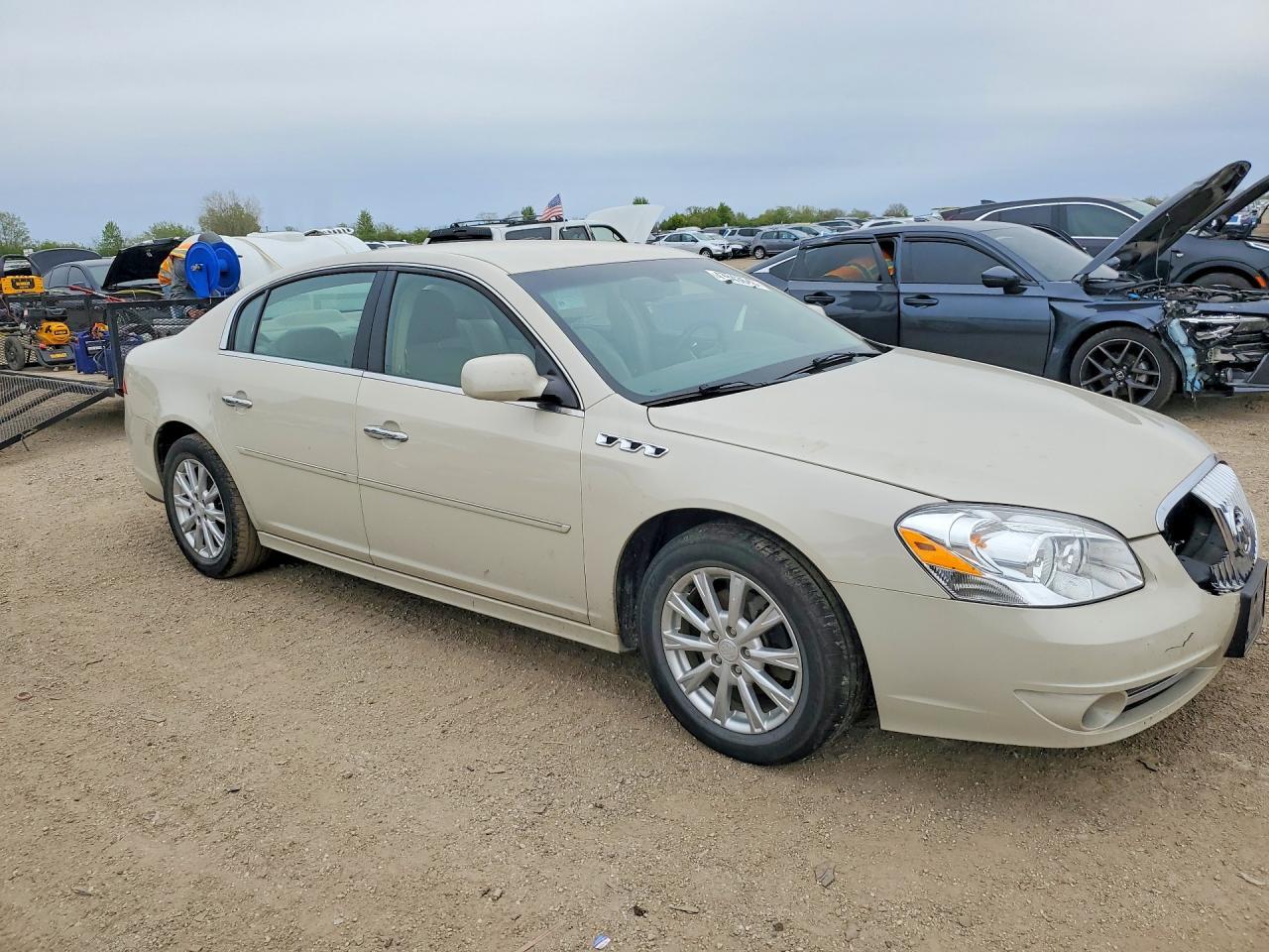 2011 Buick Lucerne Cxl - Image 4