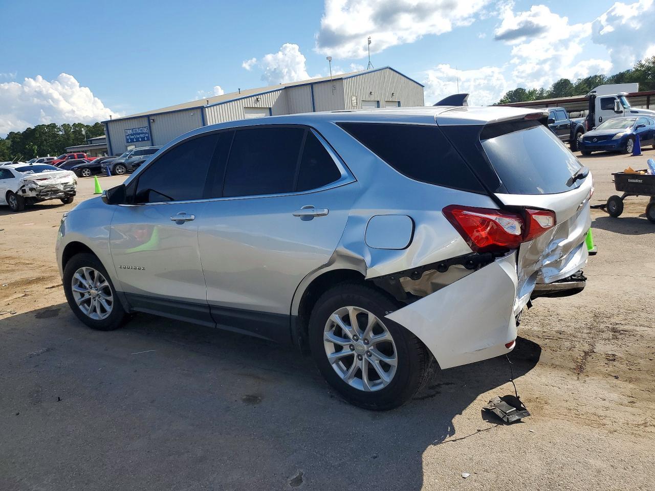 2019 Chevrolet Equinox Lt - Image 2