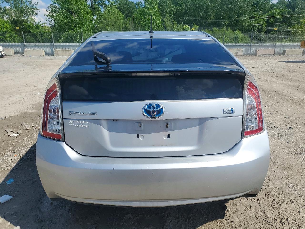 2015 Toyota Prius Two - Image 6