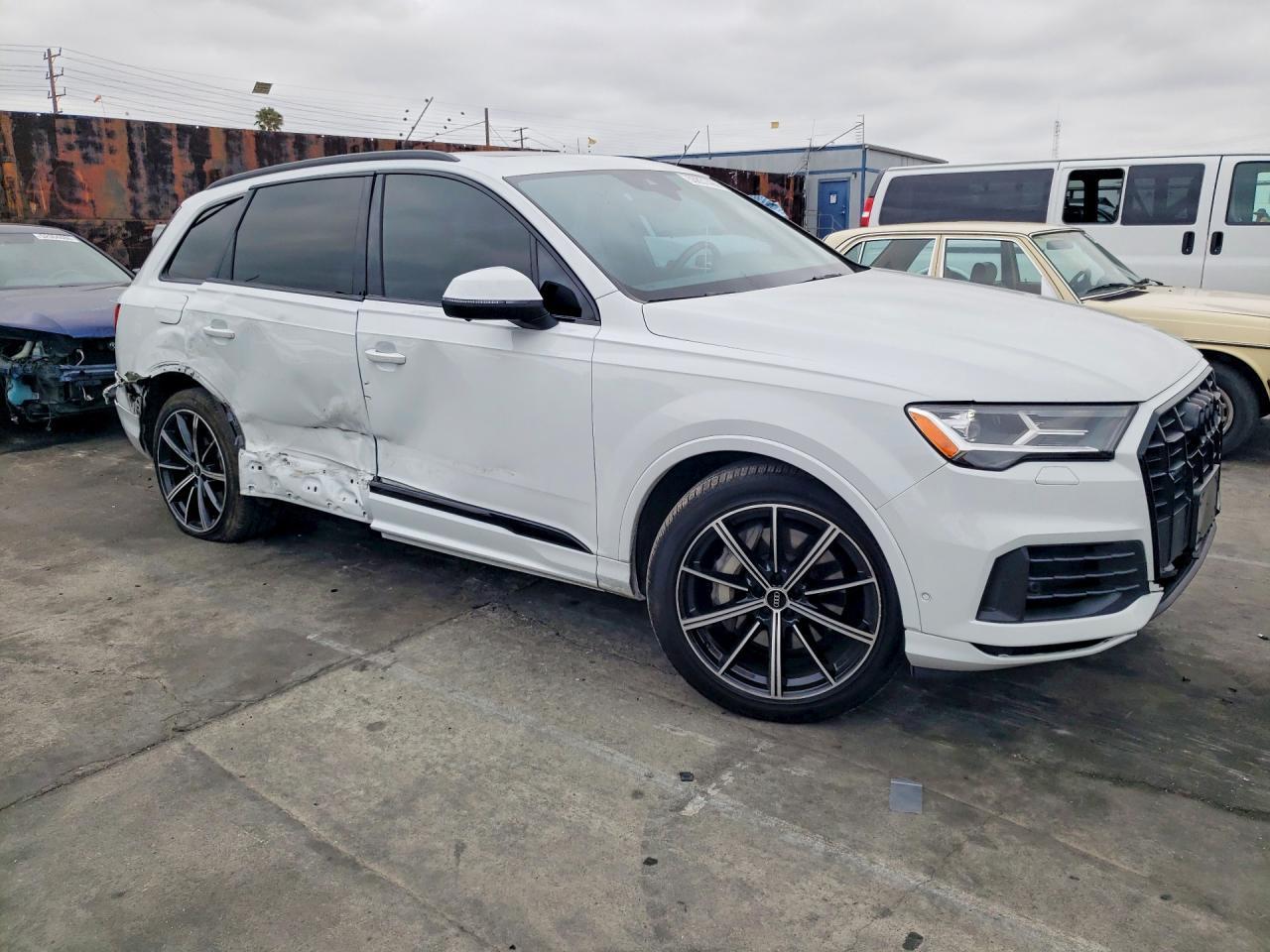 2021 Audi Q7 Premium Plus - Фото 4