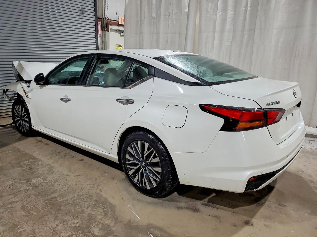 2025 Nissan Altima Sv - Image 2