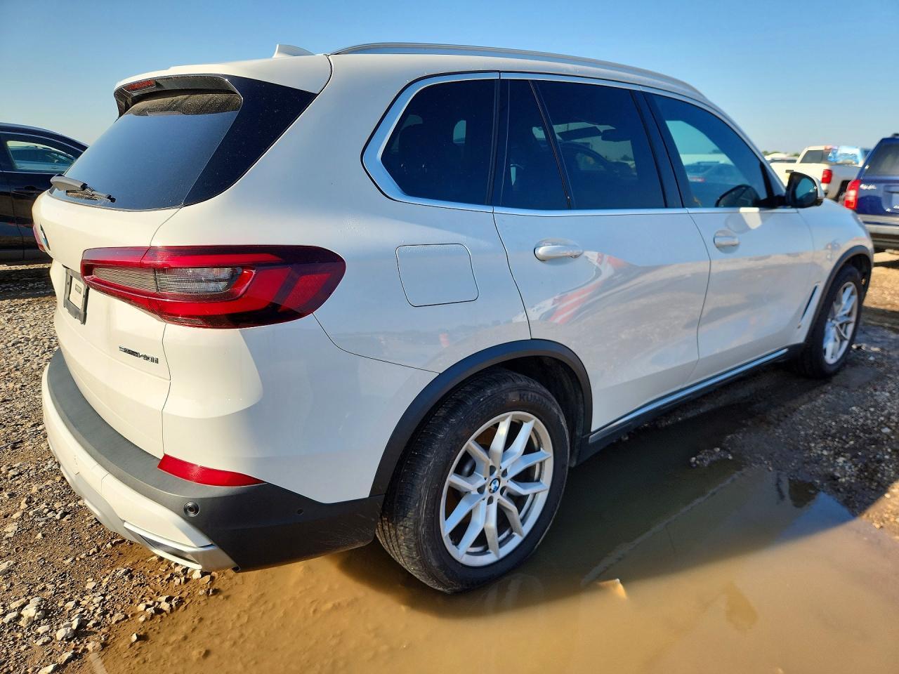2021 BMW X5 Sdrive 40I - Image 3