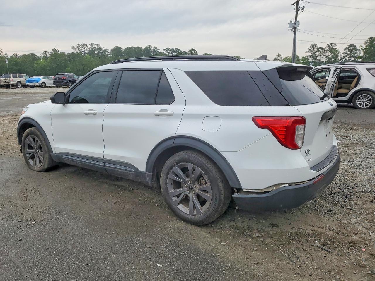 2021 Ford Explorer Xlt - Фото 2