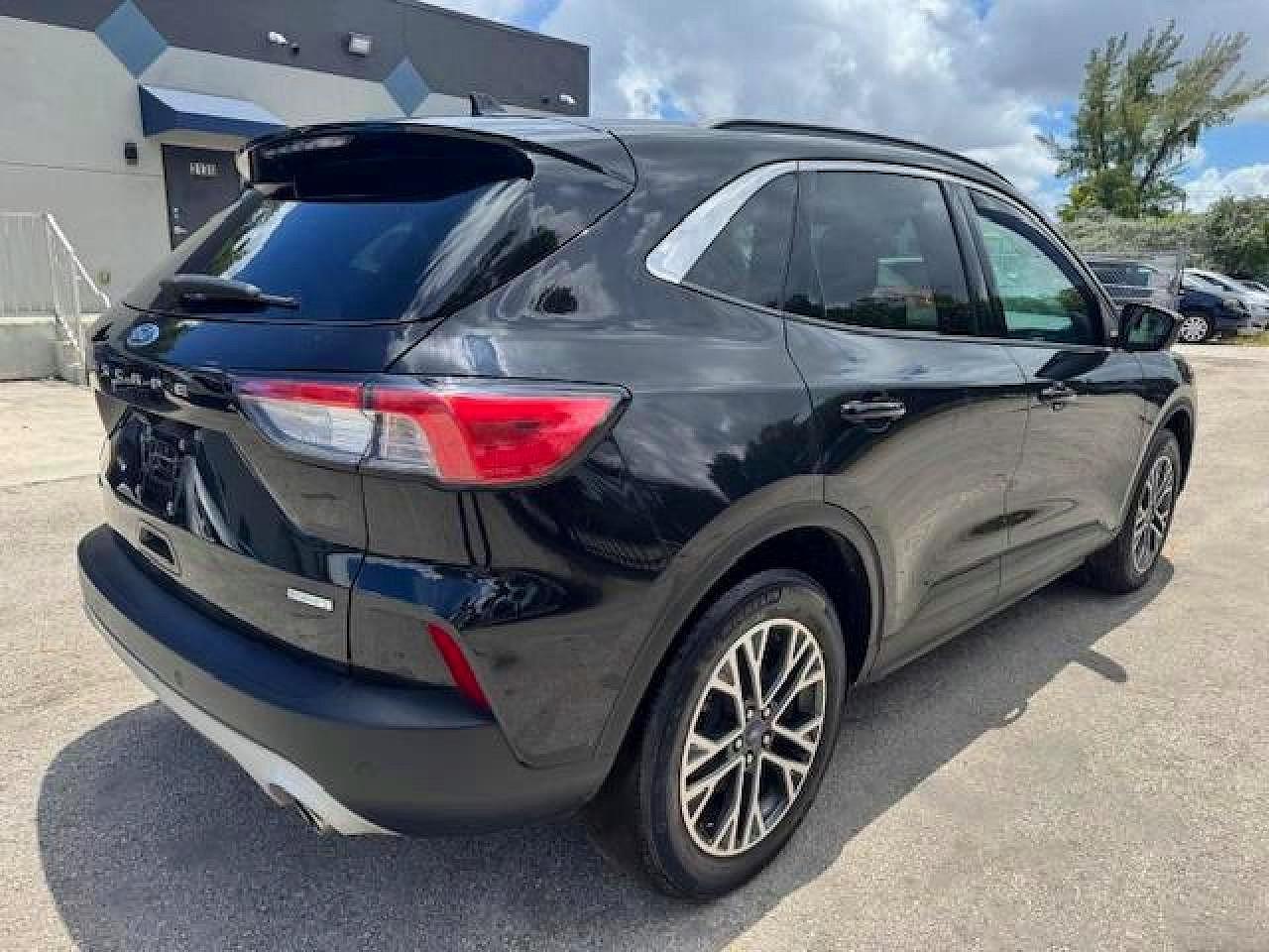 2020 Ford Escape Sel - Фото 3