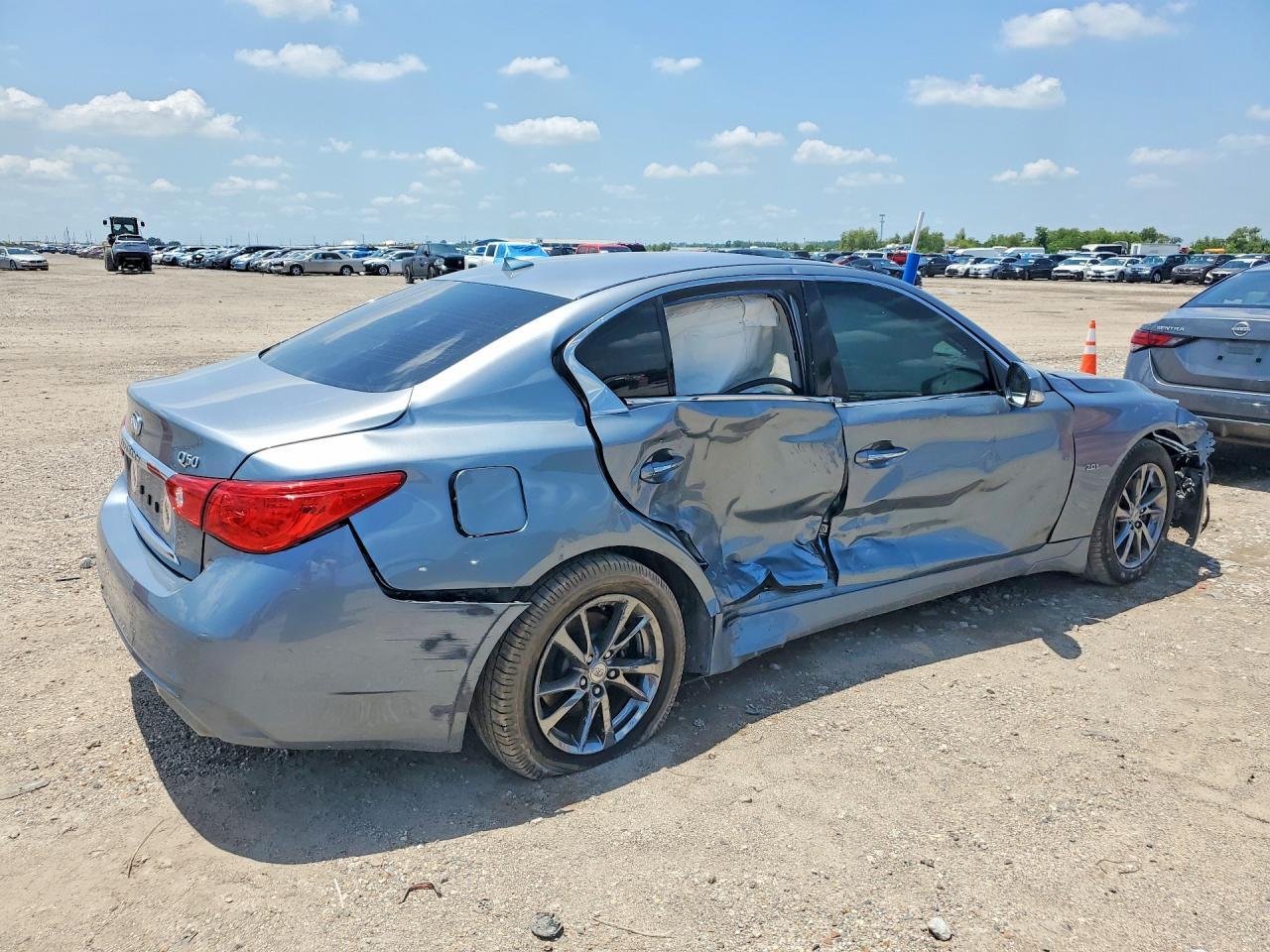 2017 Infiniti Q50 2.0T Premium - Image 3