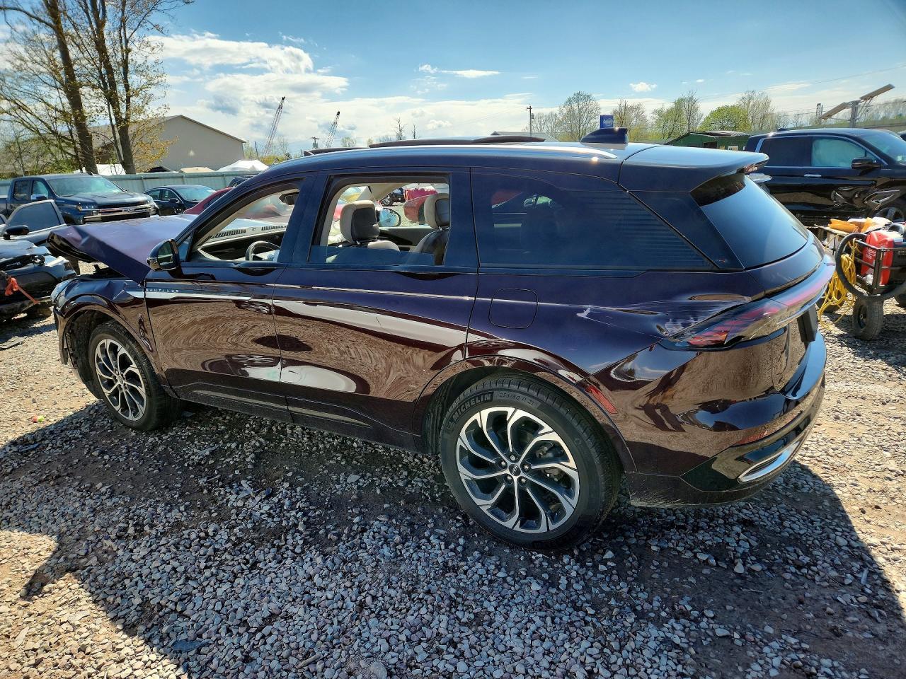 2025 Lincoln Nautilus - Image 2
