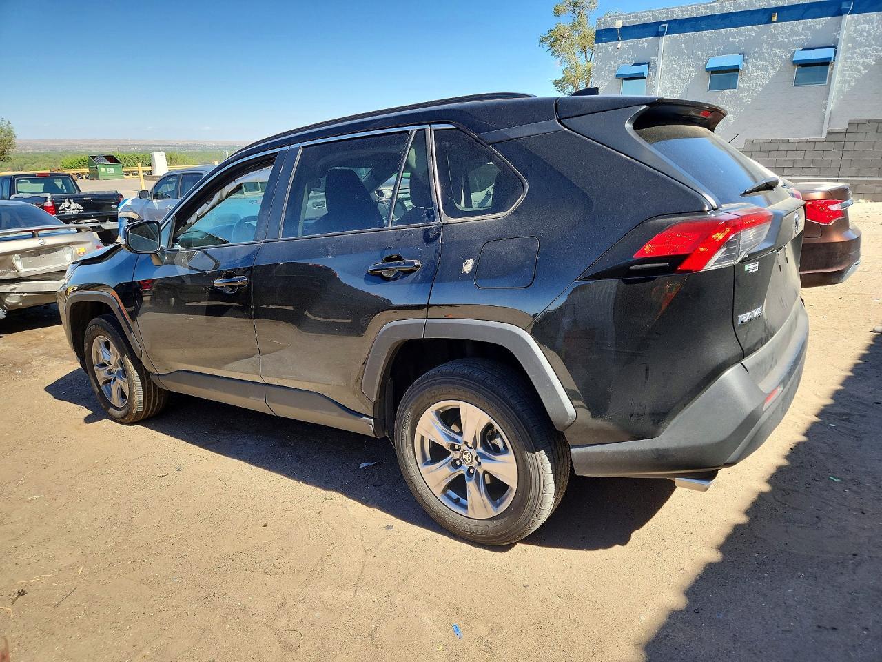 2024 Toyota Rav4 Xle - Фото 2