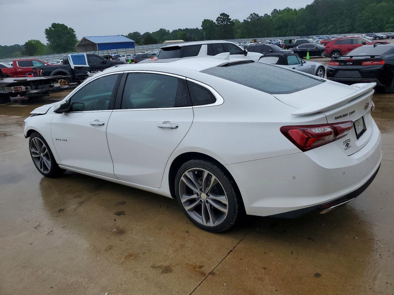 2021 Chevrolet Malibu Premier - Фото 2