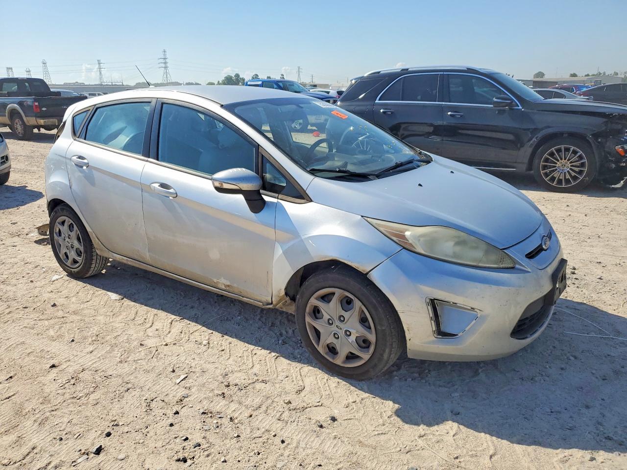 2013 Ford Fiesta Se - Image 4