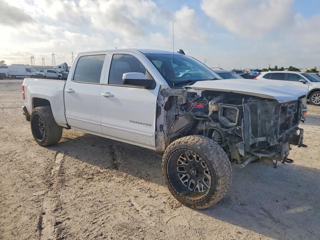 2017 Chevrolet Silverado K1500 Lt - Image 4