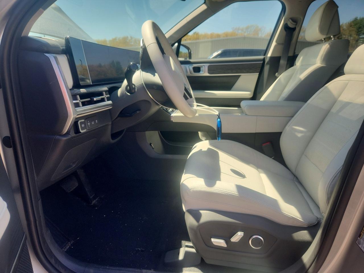 2026 Hyundai Santa Fe Limited - Image 7