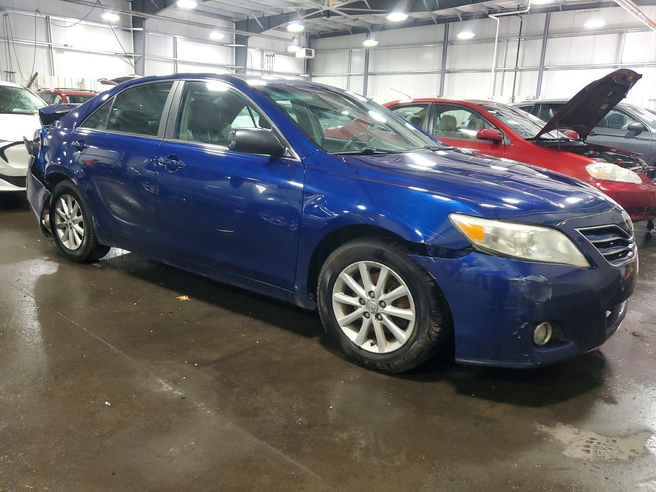 2011 Toyota Camry Xle V6 - Фото 4