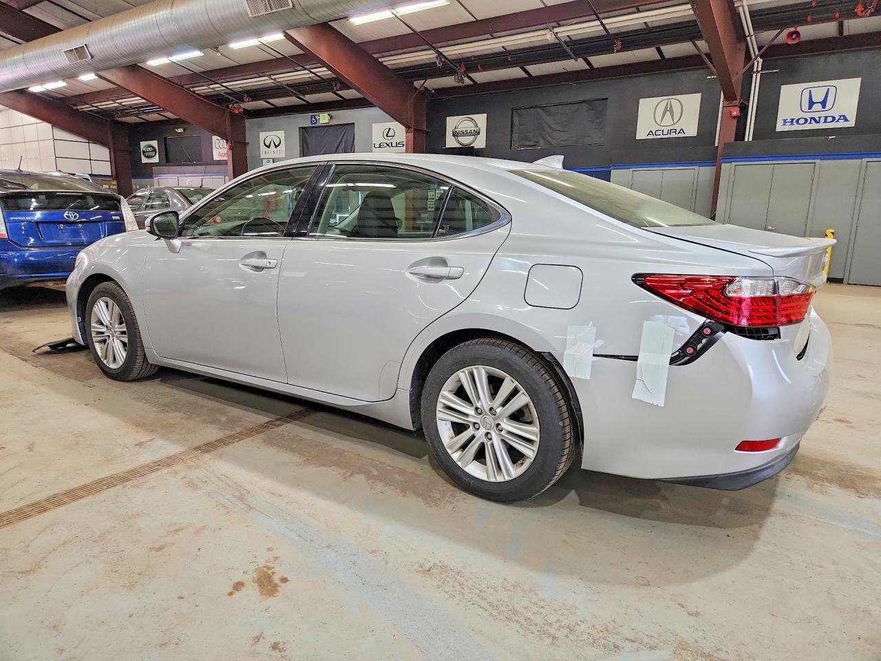 2015 Lexus Es 350 - Image 2
