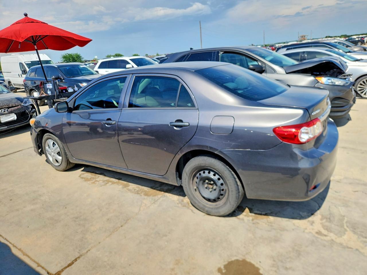 2013 Toyota Corolla L - Фото 2