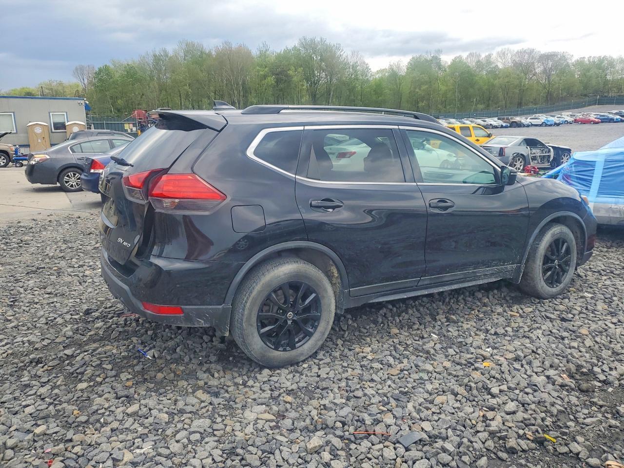 2017 Nissan Rogue Sv - Image 3