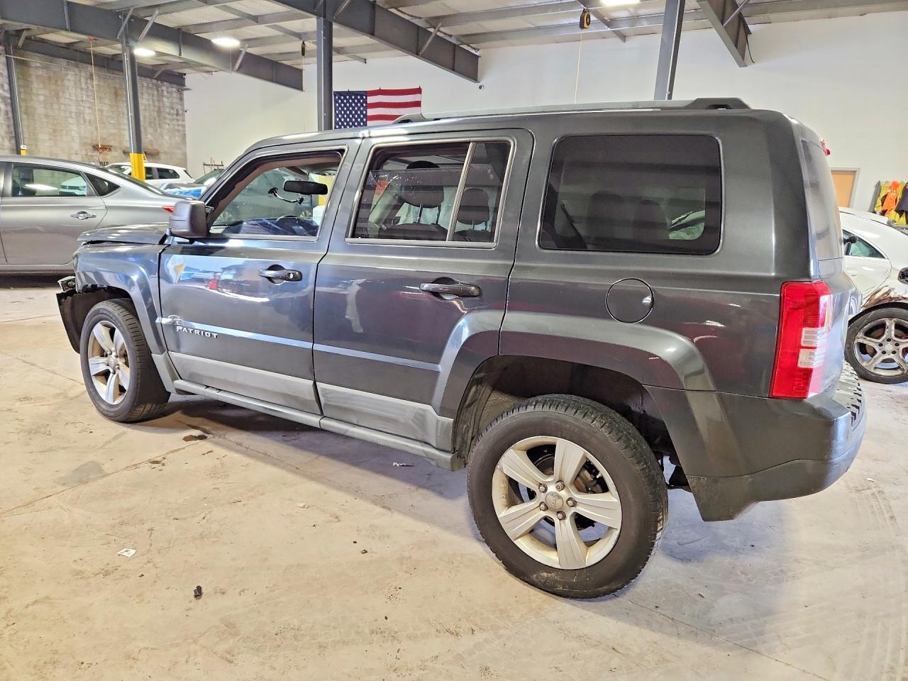 2011 Jeep Patriot Latitude - Фото 2