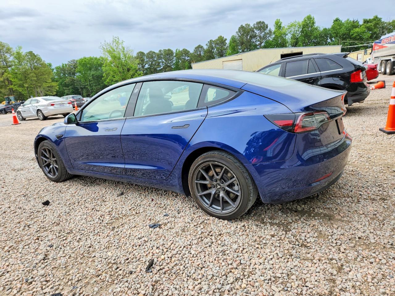 2021 Tesla Model 3 - Image 2
